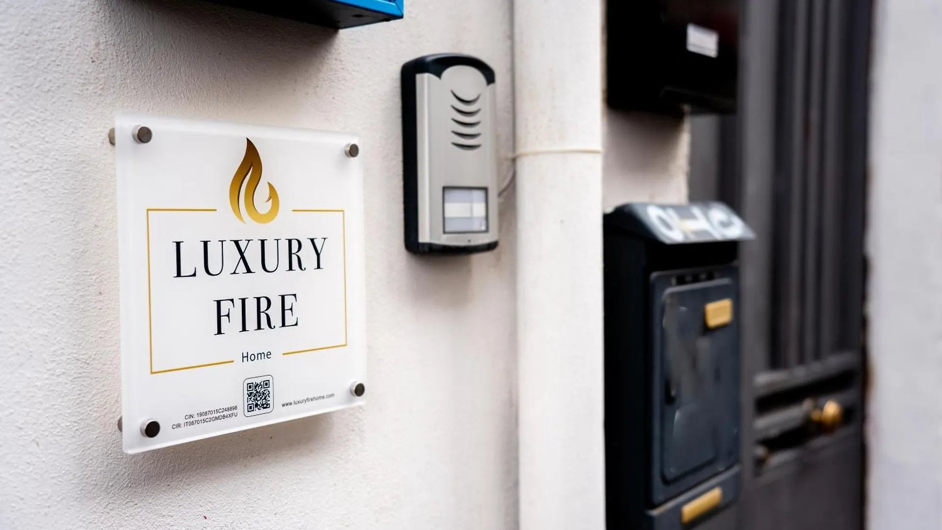 Luxury Fire Home - Κατάνια Πανσιόν